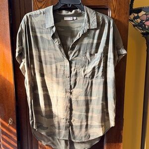 SO Army Green Camo Short-Sleeve Button-Down Shirt